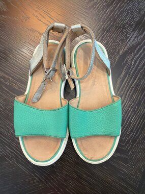 Elephantito Girls Sandals Size US 10 EU 26 Green & Silver Leather Upper Adjustab